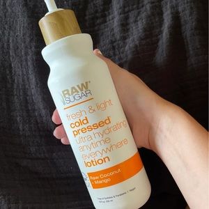 Raw Sugar Mango and Coconut lotion